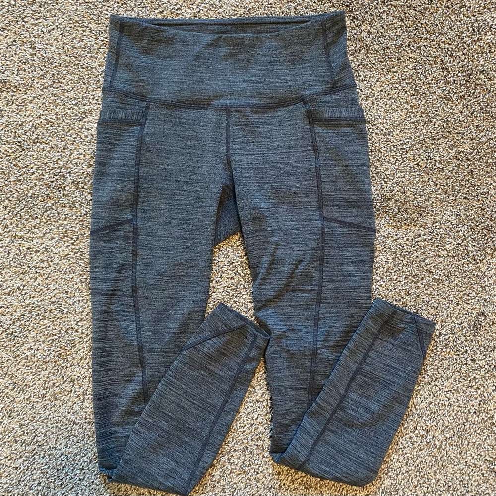 Athleta Pocket Salutation Stash 7/8 Leggings Size Small Heather Grey yoga